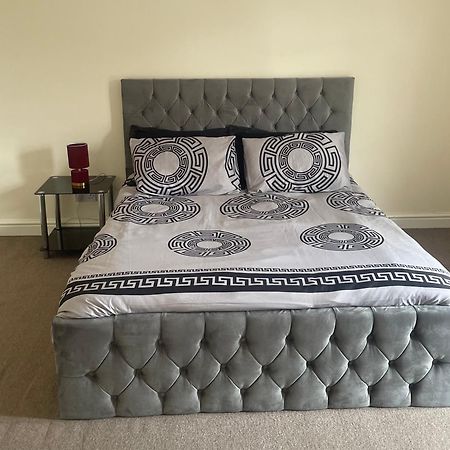 Luxestay Rooms - Old Trafford Manchester Bagian luar foto